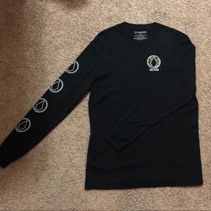 NWOT Volcom Long sleeve w/camo logo.